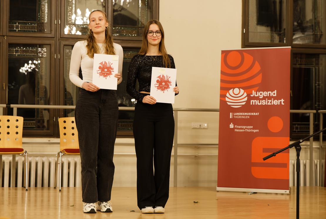 Pauline Rodenstock (Gesang) und Ida Schmerbauch (Klavier)